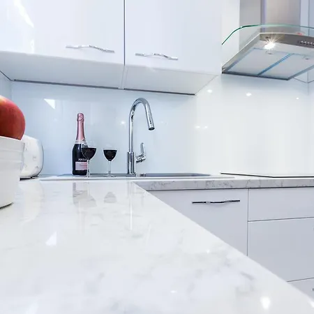 Apartman Lux Near Bridge