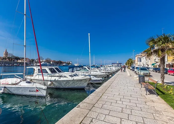 Lux Near Bridge Apartment *